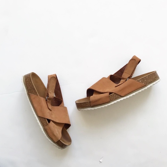 Zara criss cross sandals GUC size 33 (1.5 youth) - Picture 1 of 8